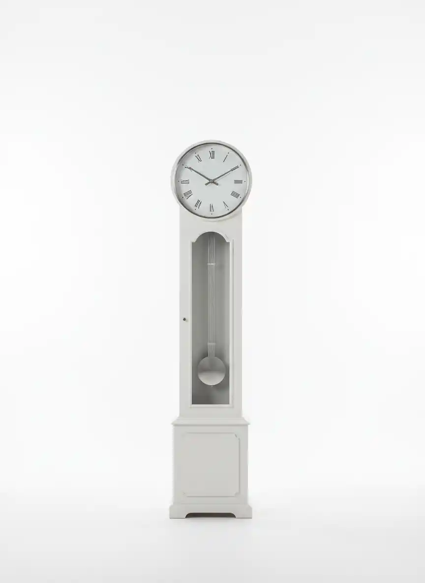 洗練された時間管理ブランドのためのエレガントな置き時計のエンブレム、映画的なインテリアムードとシルエットポートレート